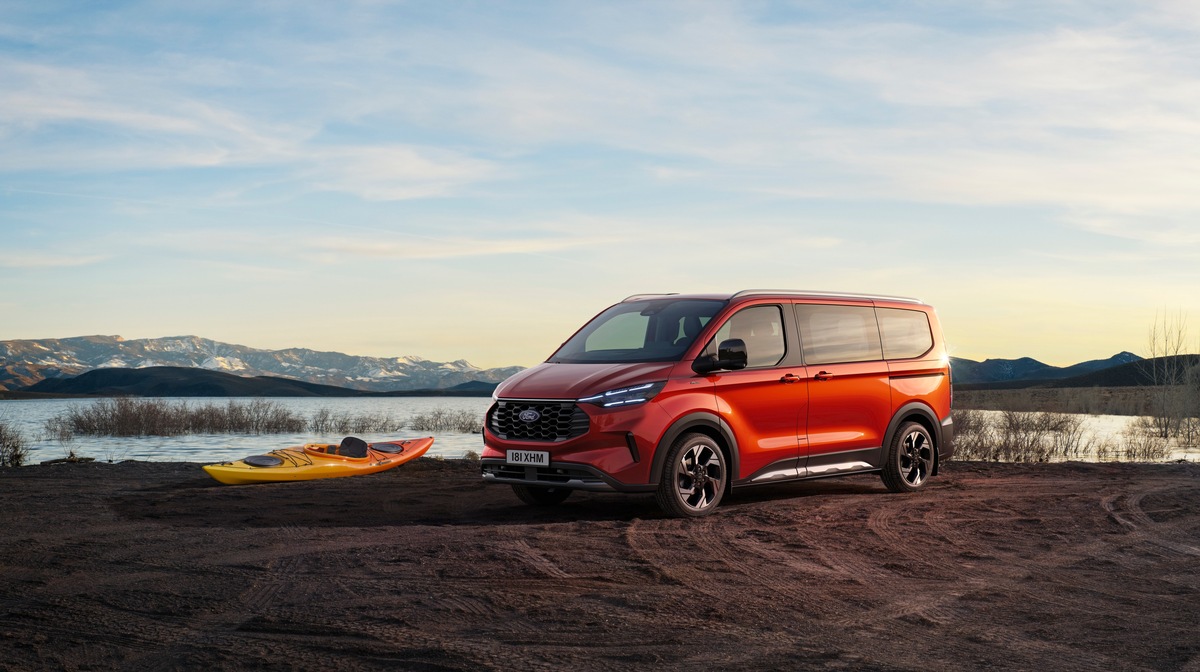 Ford E-Tourneo Custom : nouveau minibus avec propulsion entièrement électrique et habitabilité souveraine