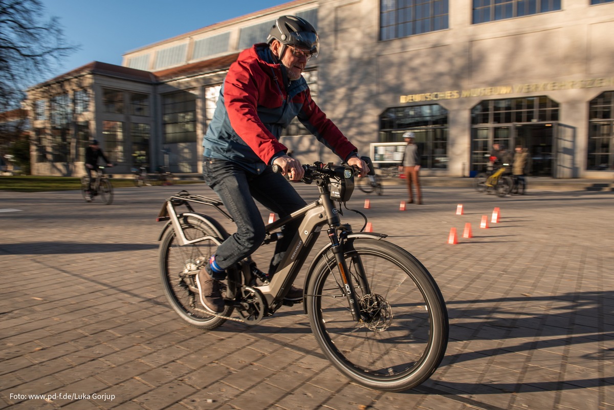 POL-LG: ++ letzte Chance -&gt; E-Bike-/Pedelec-Kurs für &quot;Seniorinnen und Senioren&quot; von Verkehrswacht, ADFC und Polizei in Lüneburg ++ letzter Termin am 17.10.22! ++ jetzt noch schnell anmelden! ++