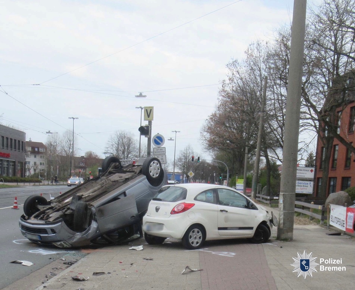 POL-HB: Nr.: 0286 --Auto landet auf dem Dach--