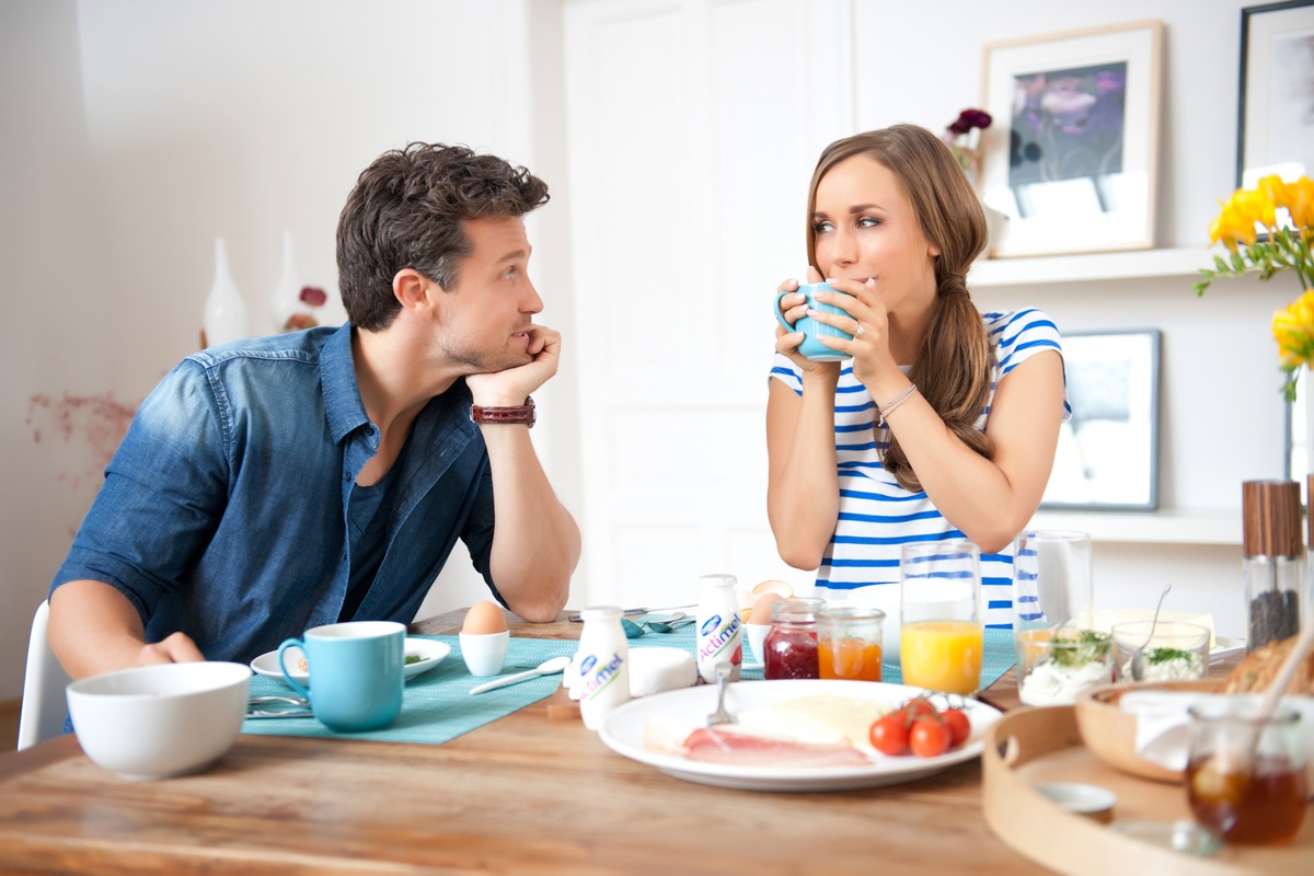 &quot;Wenn wir unseren Tag zusammen beginnen, kann er nur gut werden!&quot; / Annemarie Warnkross und Wayne Carpendale verraten Actimel, wie ihr Morgen aussieht (BILD)