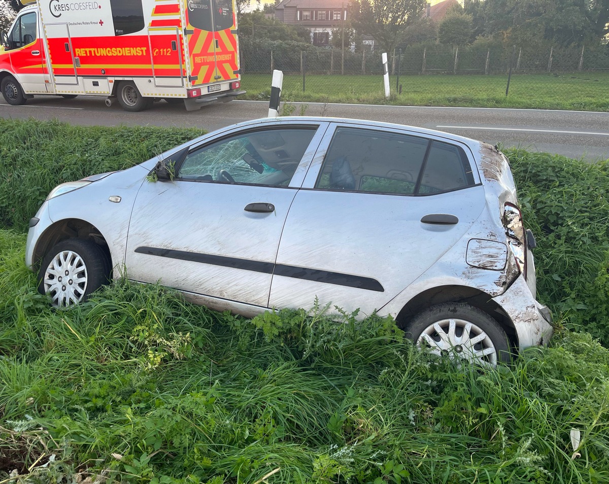 POL-COE: Coesfeld, Stevede/ Auto überschlägt sich, Lkw-Fahrer fährt weiter