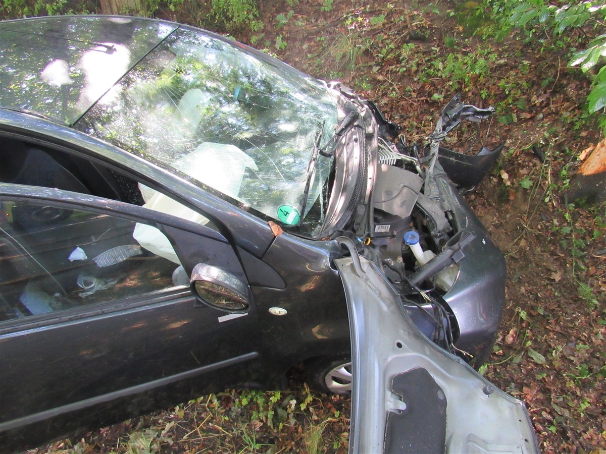 POL-ME: 74-jährige Autofahrerin bei Verkehrsunfall schwer verletzt - Mettmann - 2307066