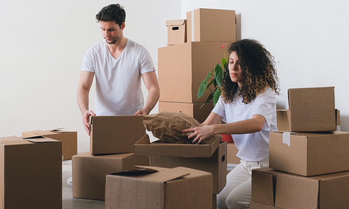 Zum Start ins Studium oder die Ausbildung: Versicherungstipps für die erste eigene Wohnung