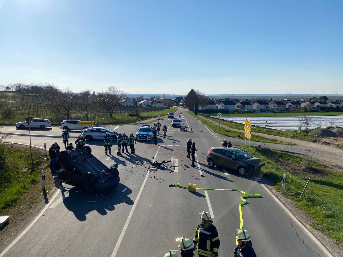 POL-PDNW: Verkehrsunfall mit fünf verletzten Personen