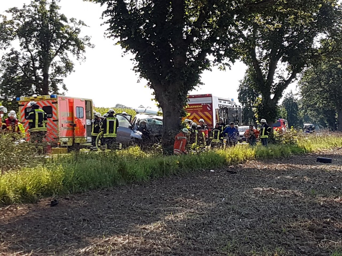 POL-HOL: L550, Holzminden

Vollsperrung der L 550 nach Verkehrsunfall mit einer tödlich verletzten Person