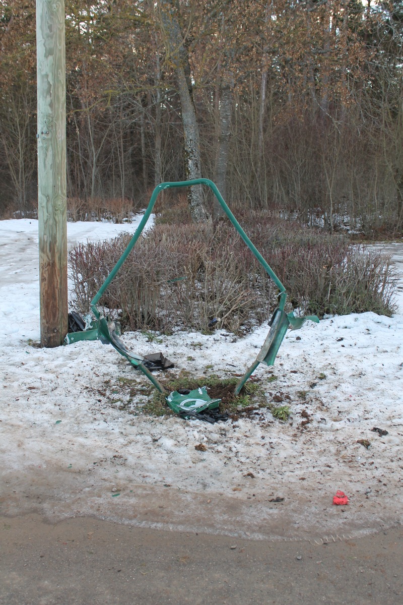 POL-LB: Aidlingen: Dogstation gesprengt - Polizei sucht Zeugen