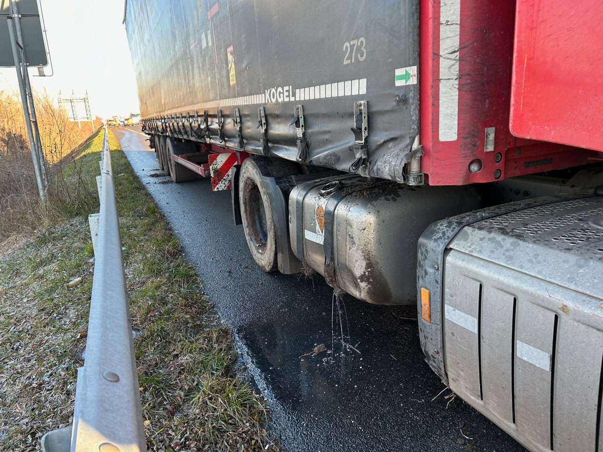 POL-PDLD: Tief stehende Sonne führt zu Unfall