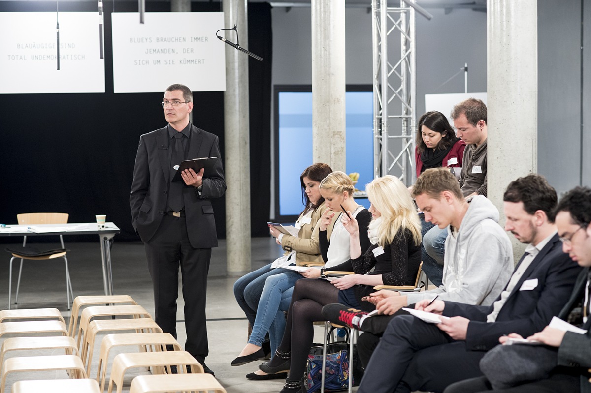 &quot;Der Rassist in uns&quot; / ZDFneo zeigt Social Factual über Diskriminierung mit Moderator Amiaz Habtu (FOTO)