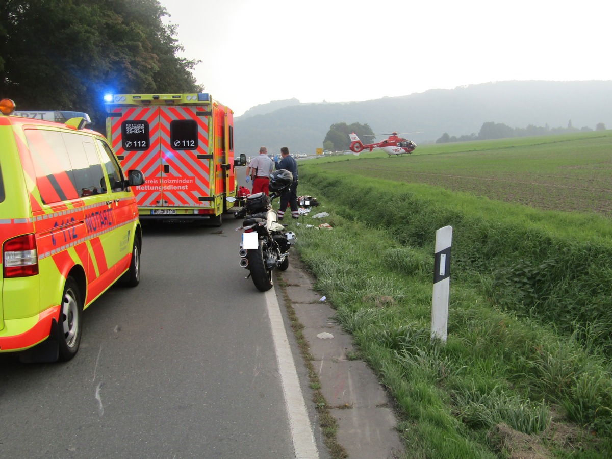 POL-HM: Schwerer Verkehrsunfall mit einer schwer und einer lebensgefährlich verletzten Person auf der B 83