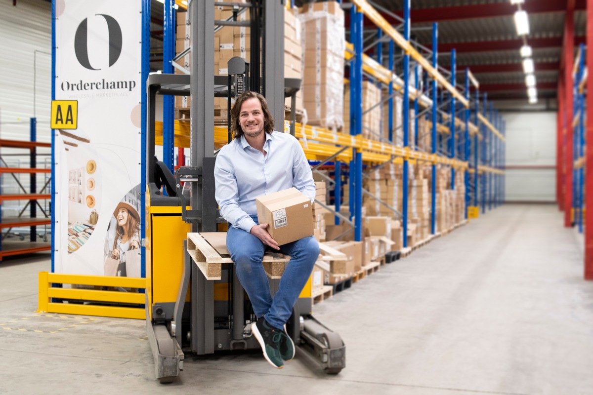 Online-Großhandelsmarktplatz Orderchamp führt Fulfillment-Lösung für Marken ein / Neues Distributionszentrum beliefert ab sofort europaweit aus Venlo an der deutsch-niederländischen Grenze