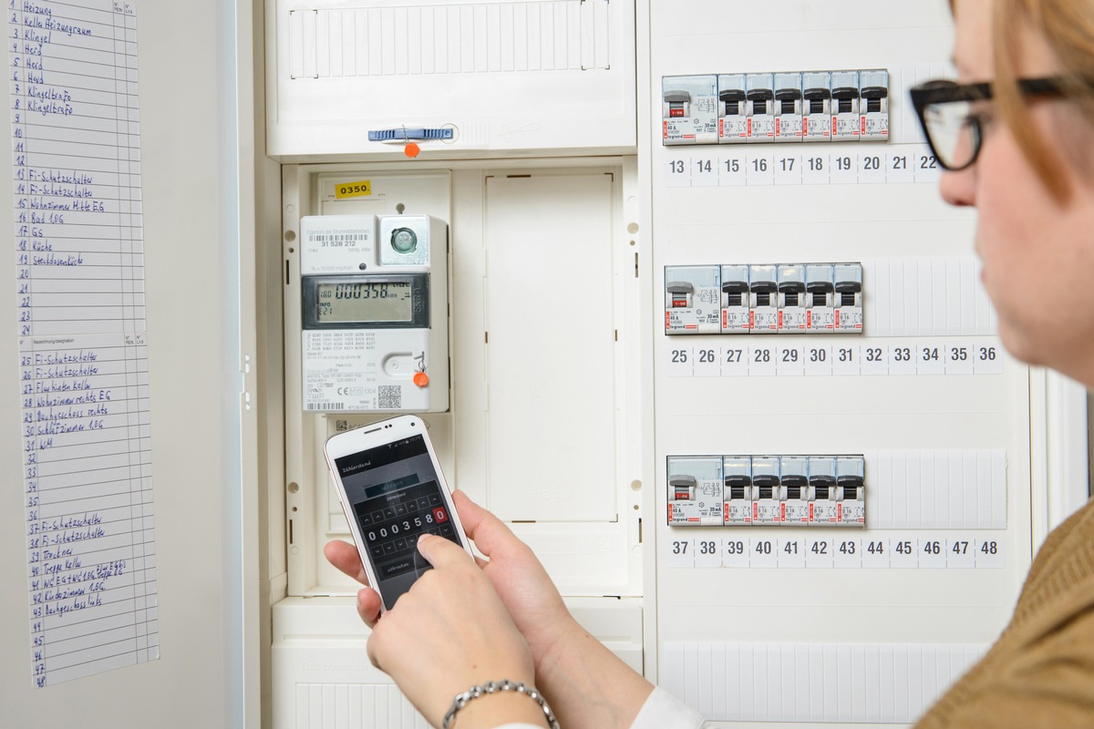 Smart Meter: Tipps für Verbraucher / Vergleich von Kosten und Sparpotenzial / Smart Meter können beim Energiesparen helfen / Mieter mit freier Auswahl bis Ende 2020