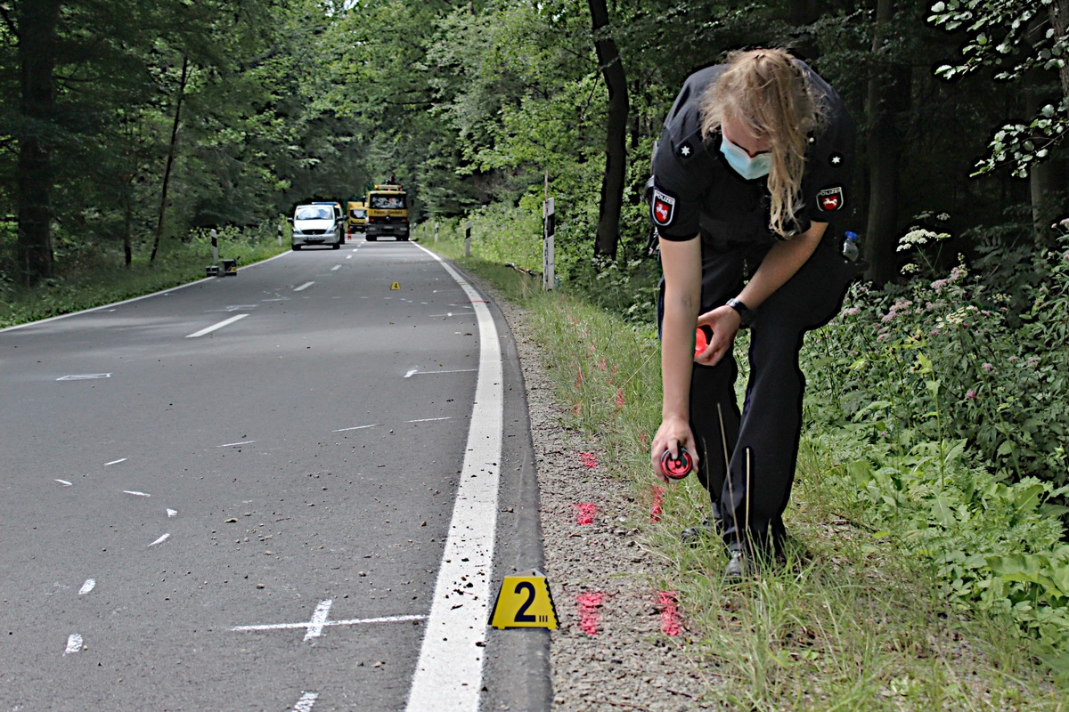 POL-HM: Motorradfahrer auf der Landesstraße 422 tödlich verunglückt