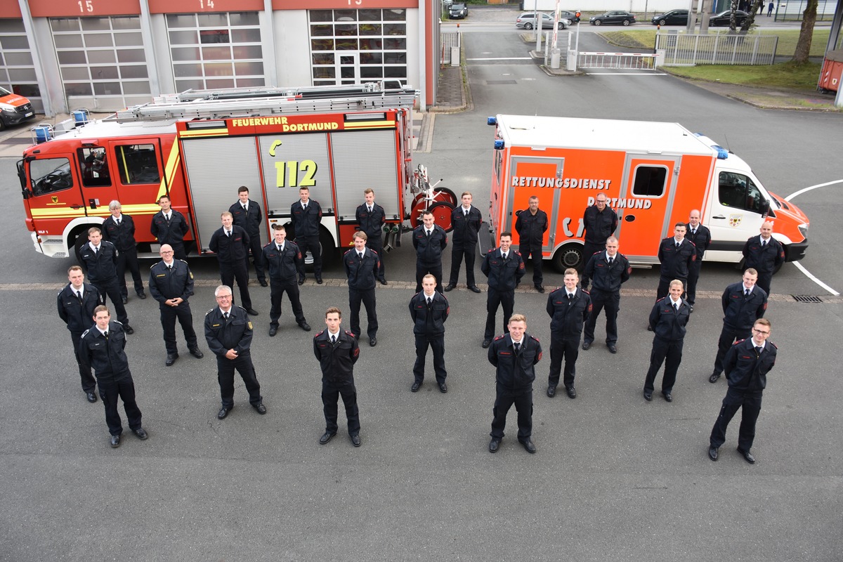 FW-DO: Erster komplett von der Feuerwehr ausgebildeter Lehrgang beendet nach vier Jahren die Grundausbildung