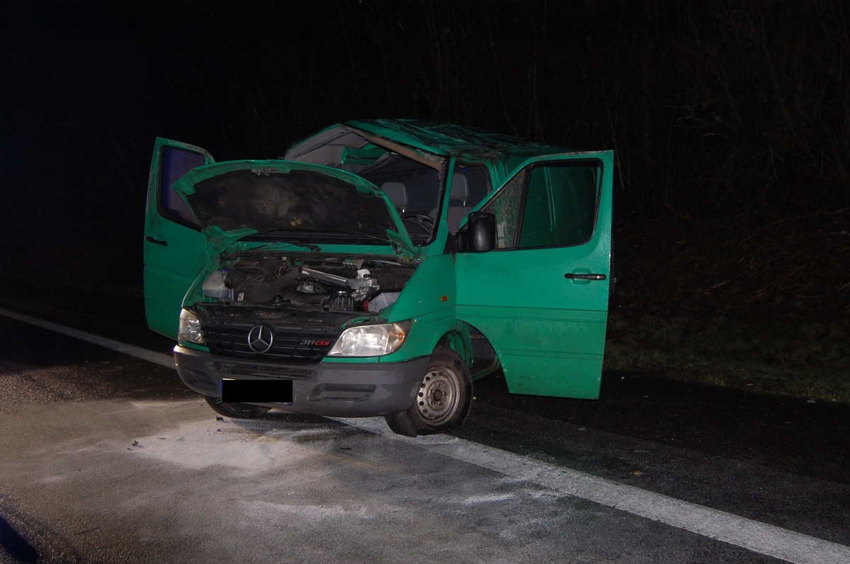 POL-PDKL: A62/Kusel, Kleintransporter überschlägt sich