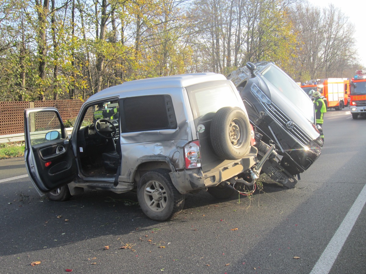 FW-MH: Vollsperrung der A40 nach Verkehrsunfall