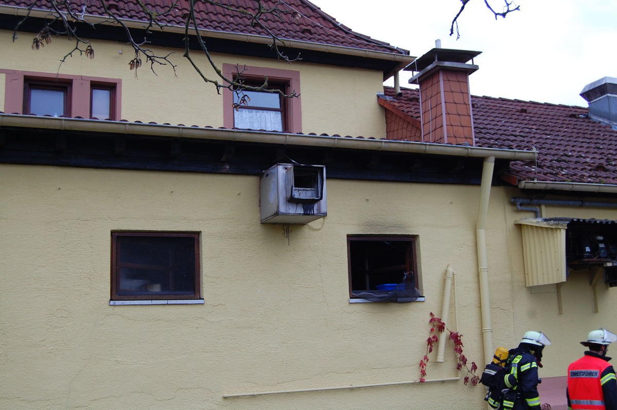 POL-PDKL: Brand in Bürgerhaus