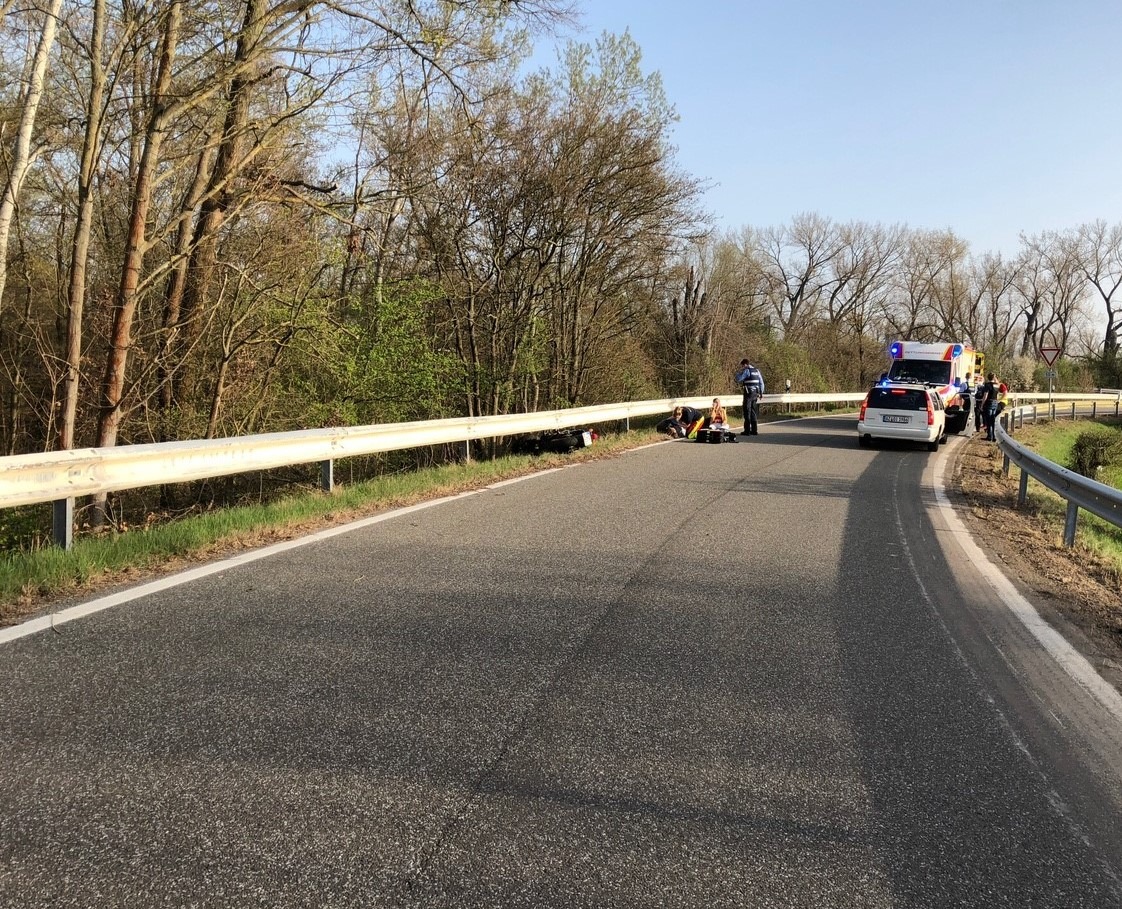 POL-PDWO: Alleinunfall mit zwei verletzten Personen