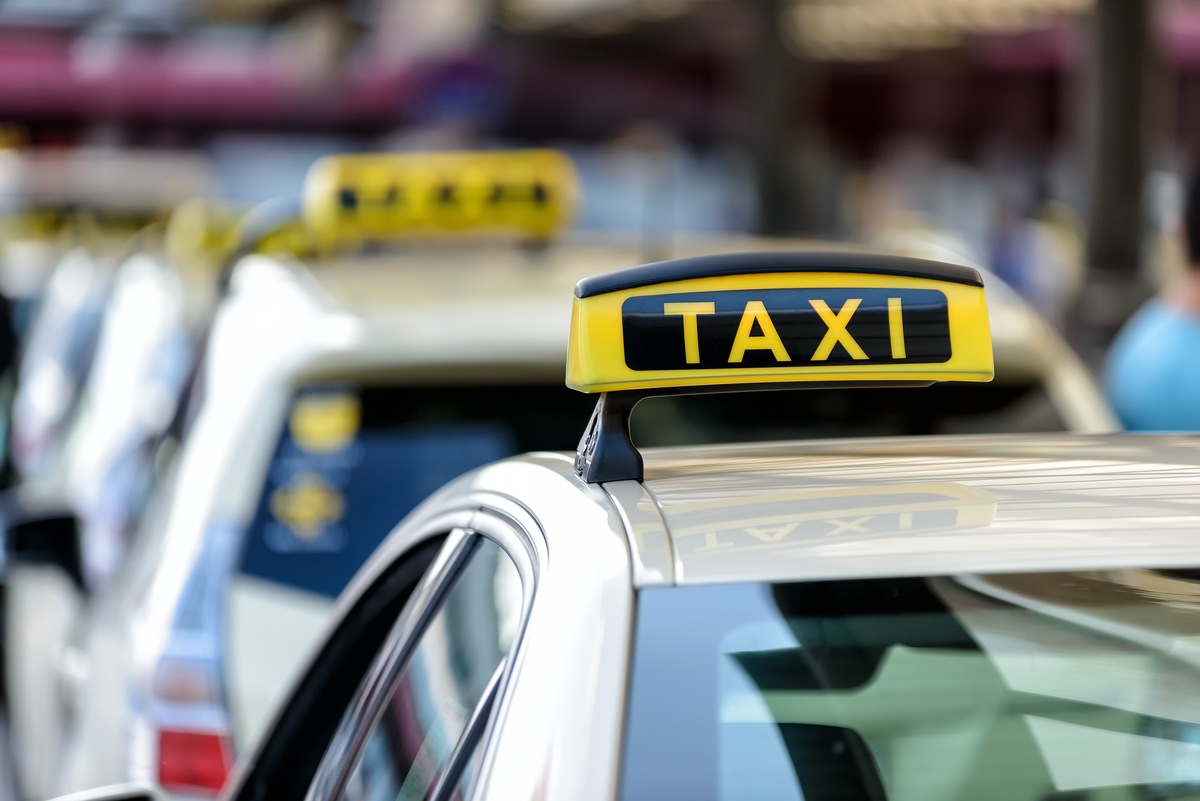 Mit dem Taxi-Joker von AXA sicher nach Hause kommen