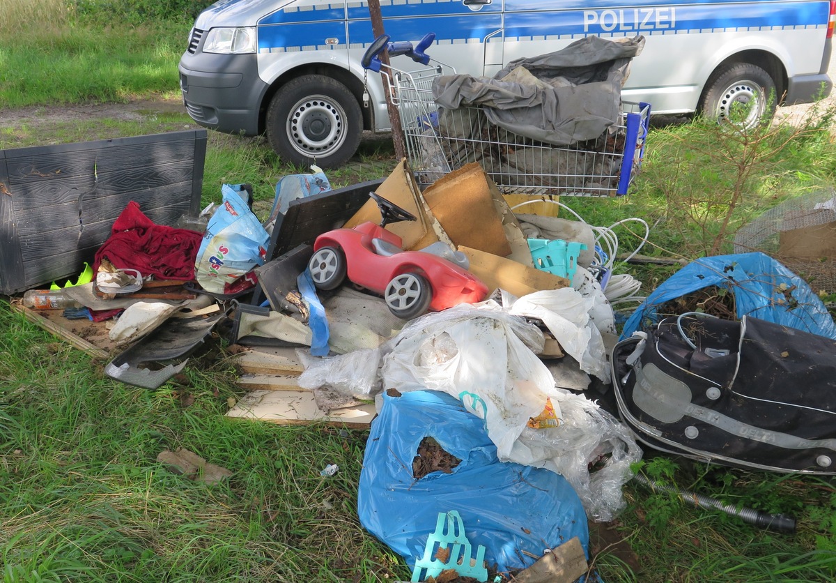 POL-DEL: Landkreis Oldenburg: Illegale Müllablagerung in Großenkneten +++ Zeugenaufruf