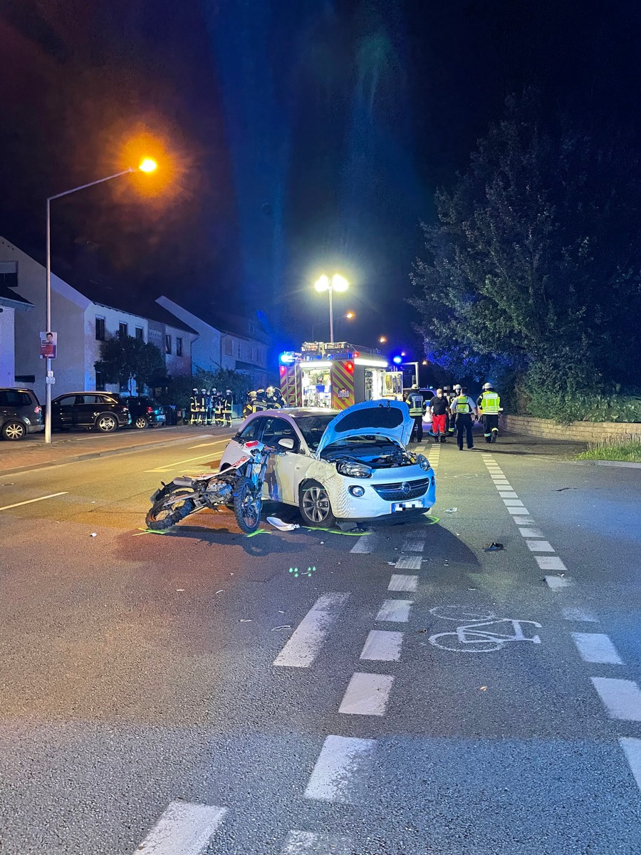 FW-DT: Verkehrsunfall mit Pkw und Motorrad