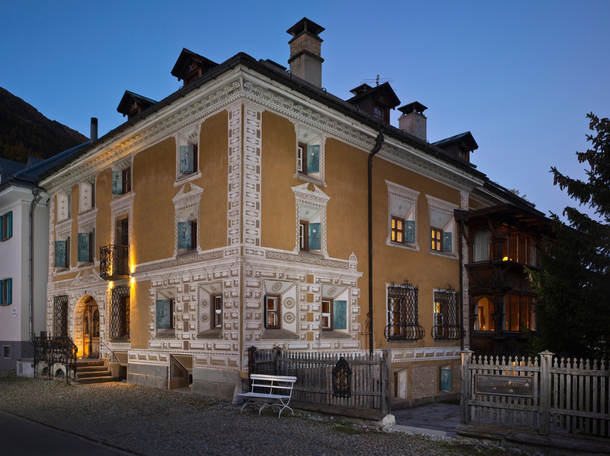 Sperrfrist 18.9. 14 Uhr - Chesa Salis in Bever zum Historischen Hotel 2015 gekürt (BILD)