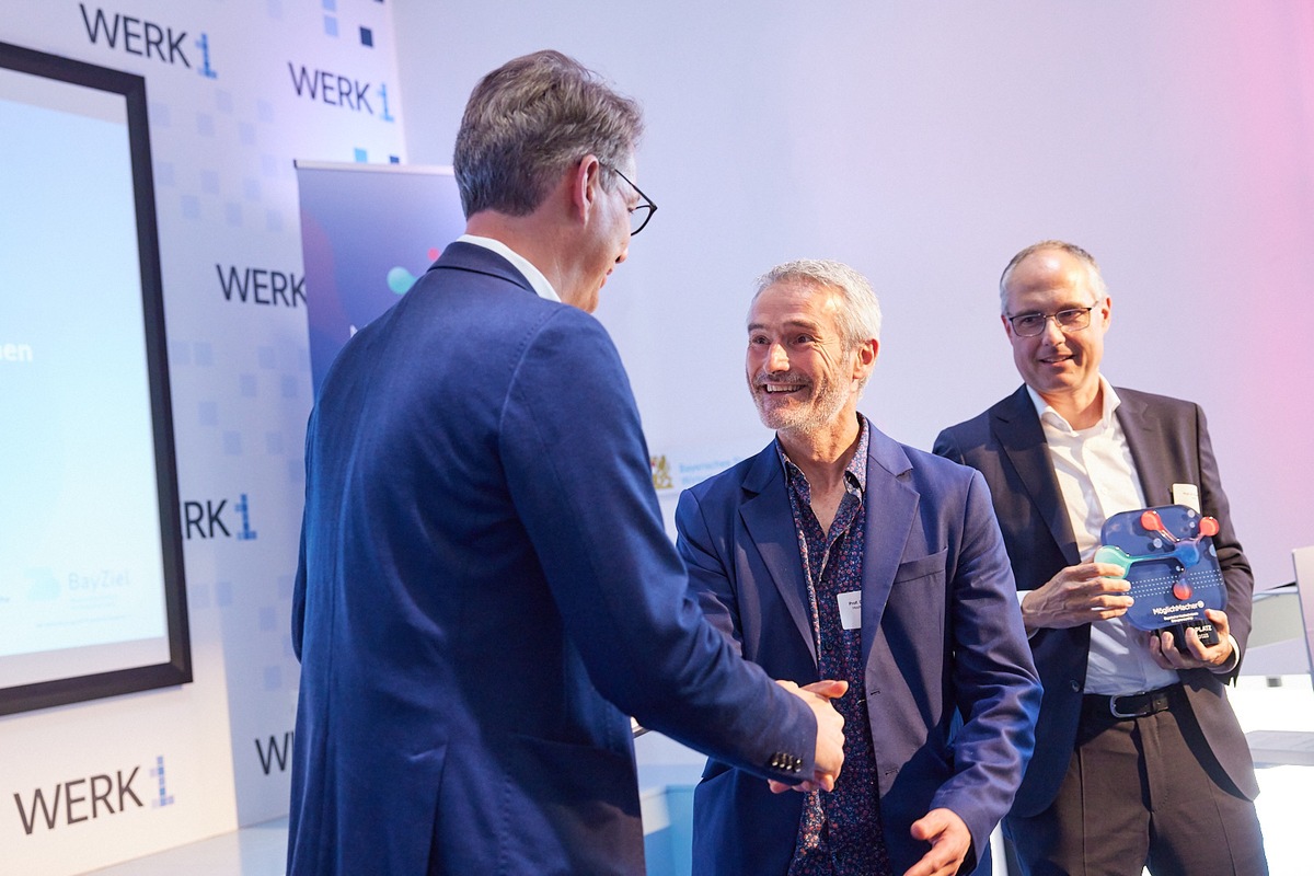 Klaus Sailer und die Hochschule München belegen Platz 1 beim Bayerischen Hochschulpreis Entrepreneurship