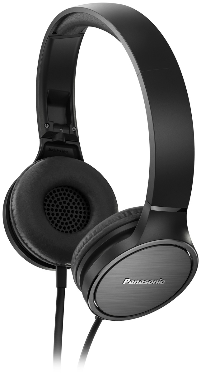 Neue stylische On-Ear Headsets von Panasonic / Faltbare Modelle RP-HF100M und RP-HF500M ab August auf dem Markt