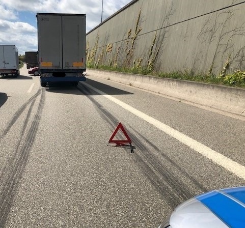 POL-PDPS: Verkehrsunfall mit leichter verletztem Autofahrer