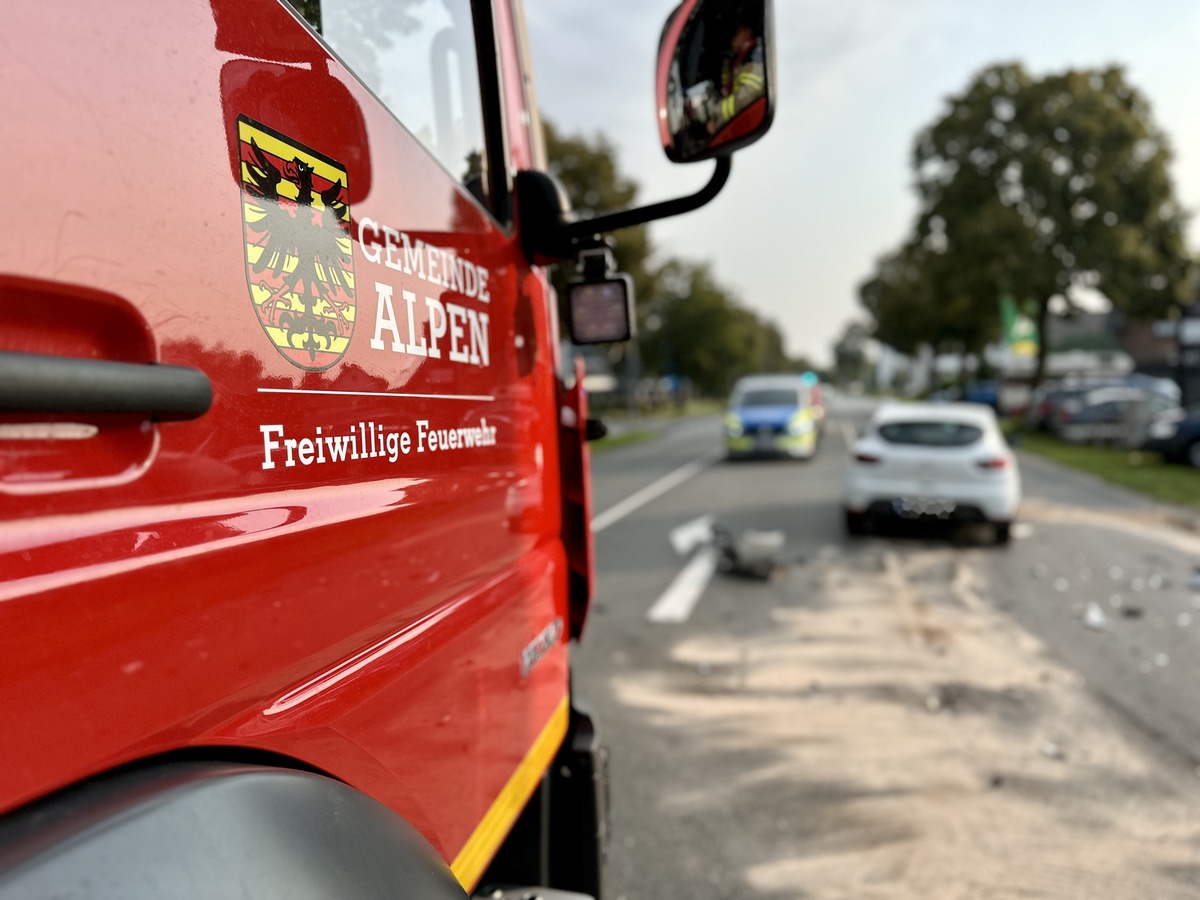 FW Alpen: Zwei verletzte Personen nach Verkehrsunfall