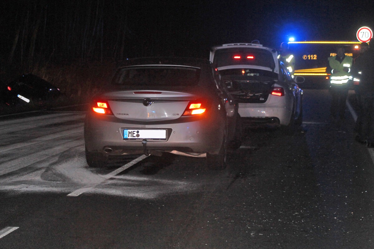 POL-ME: Vorfahrt missachtet - leichter Personen- und hoher Sachschaden - Velbert - 1902097