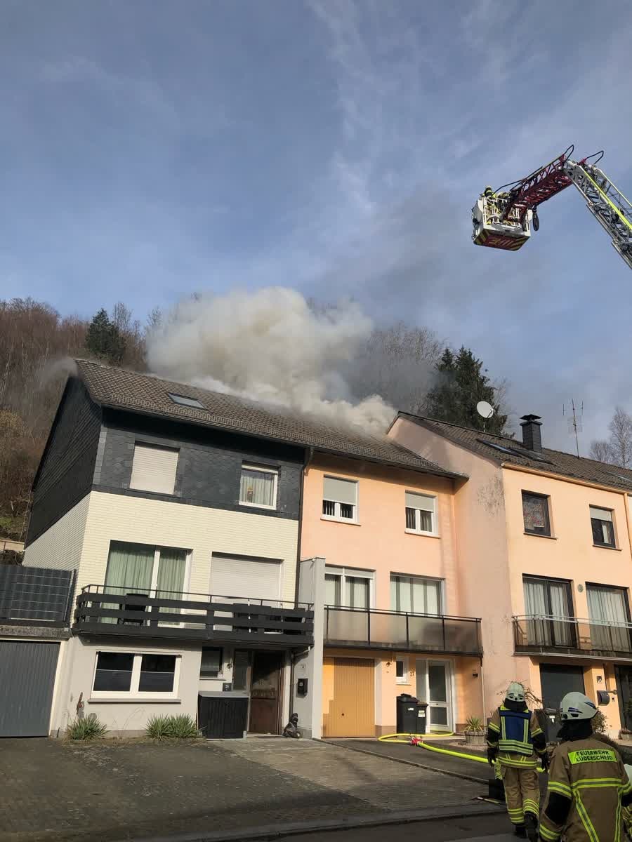 POL-MK: Dachstuhlbrand: Ursache noch unklar