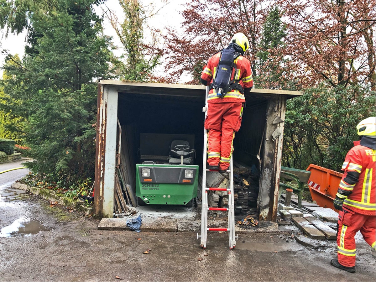 POL-ME: Ermittlungen nach ungeklärtem Schuppenbrand auf dem Friedhof - Velbert - 2111117