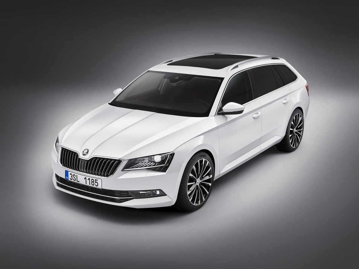 Neuer SKODA Superb Combi gibt Premiere auf der IAA - Marktstart am 26. September (FOTO)