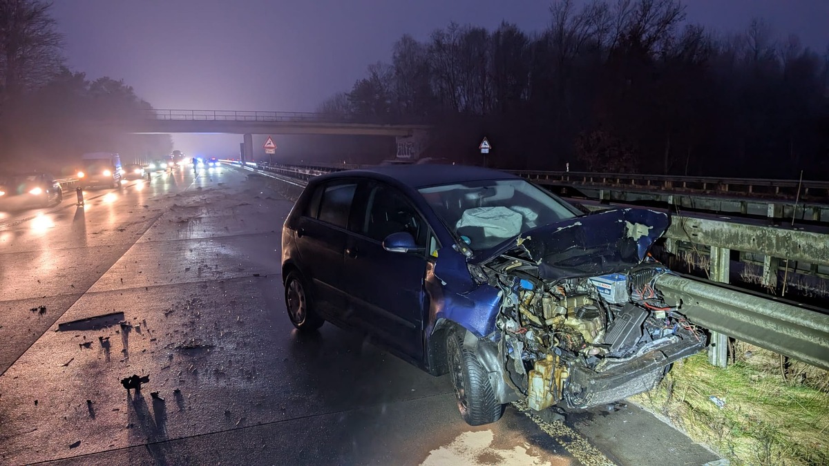 POL-CUX: Zwei Leichtverletzte nach Verkehrsunfall auf der BAB27 (Foto im Anhang)