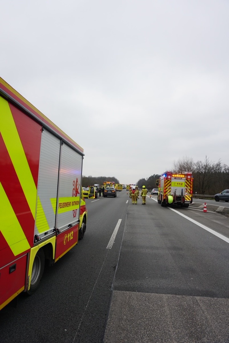 FW Ratingen: Ereignisreicher Mittag für die Feuerwehr Ratingen