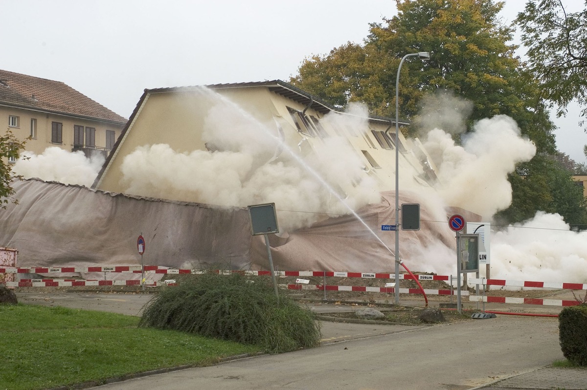 Sprengung als Start zu neuer Wohn-Grossüberbauung in Schlieren