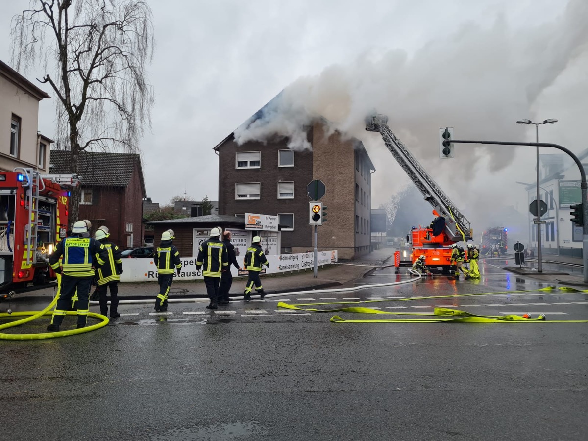 FW Datteln: Wohnungsbrand in Datteln fordert 3 Feuerwehren