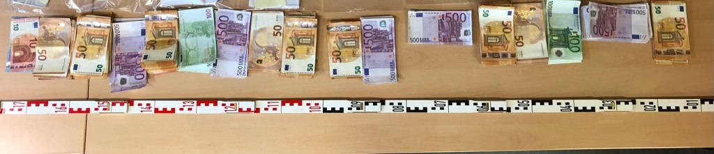 POL-HS: Polizei stellt bei Durchsuchung Drogen und Bargeld sicher