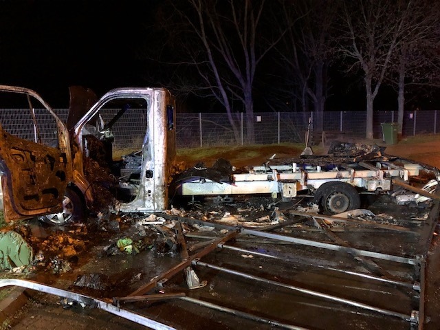 POL-PDLD: BAB 65 / Edesheim - LKW Brand auf Raststätte Pfälzer Weinstraße