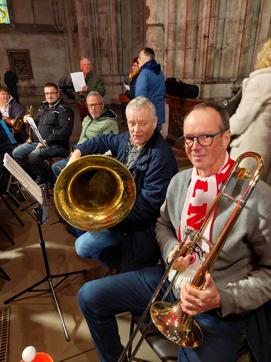 FW Tönisvorst: Abordnung des Musikzuges der Freiwilligen Feuerwehr Tönisvorst spielte im Kölner Dom