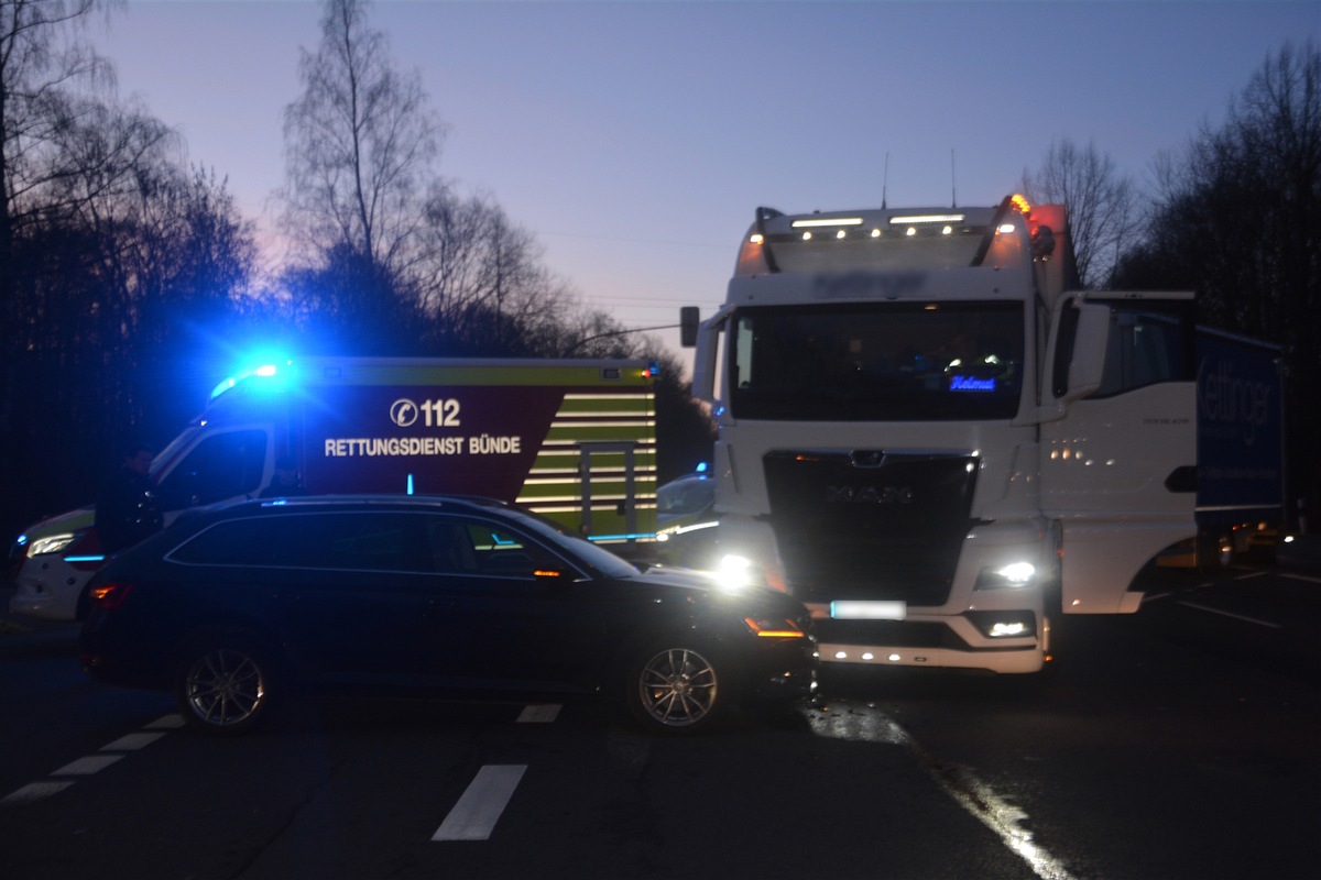 POL-HF: LKW-Fahrer übersieht Vorfahrt- Zusammenstoß im Einmündungsbereich