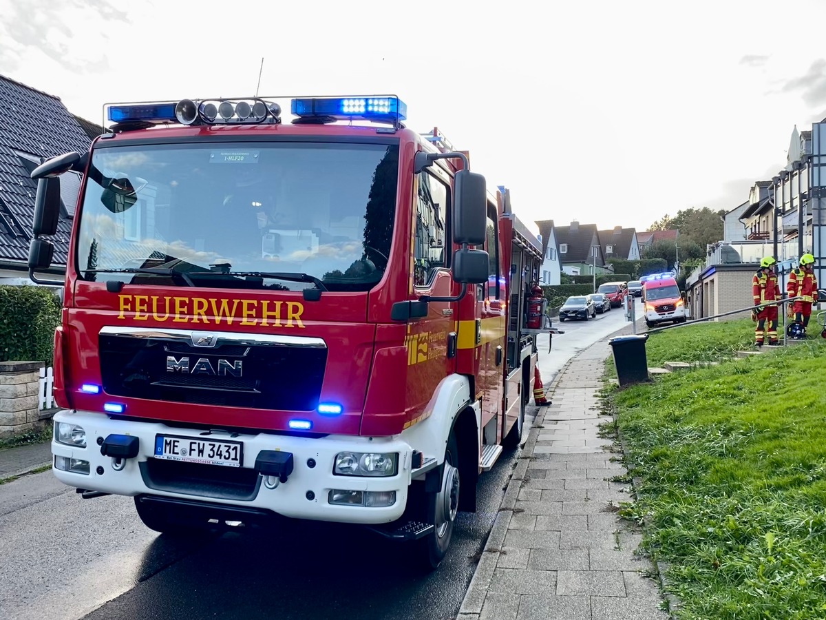 FW-Heiligenhaus: Feuerwehr Heiligenhaus startet früh in einen einsatzreichen Samstag