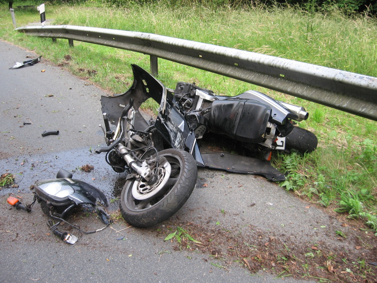 POL-HOL: 28-jähriger Motorradfahrer schwer verletzt