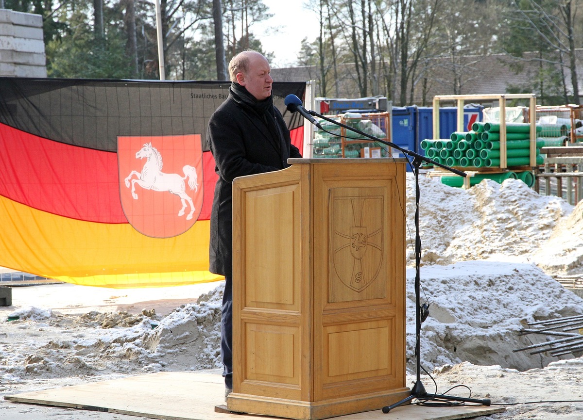 Grundstein für neue Unterkünfte in Munster gelegt