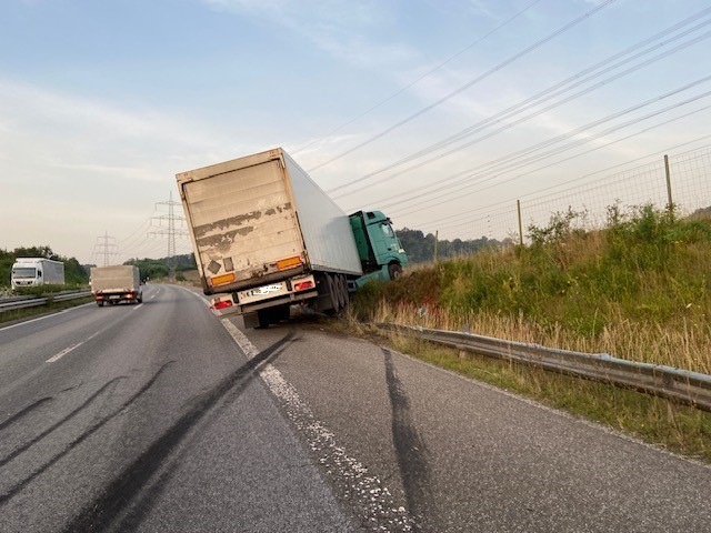 POL-PDKL: Von der Fahrbahn abgekommen....