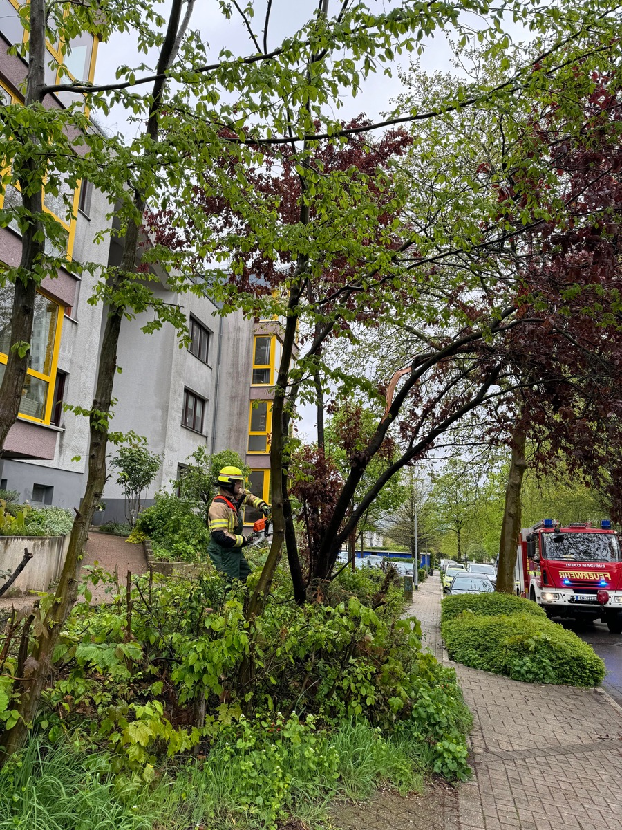 FW-EN: Unwetter beschert der Feuerwehr zwei kleinere Einsätze