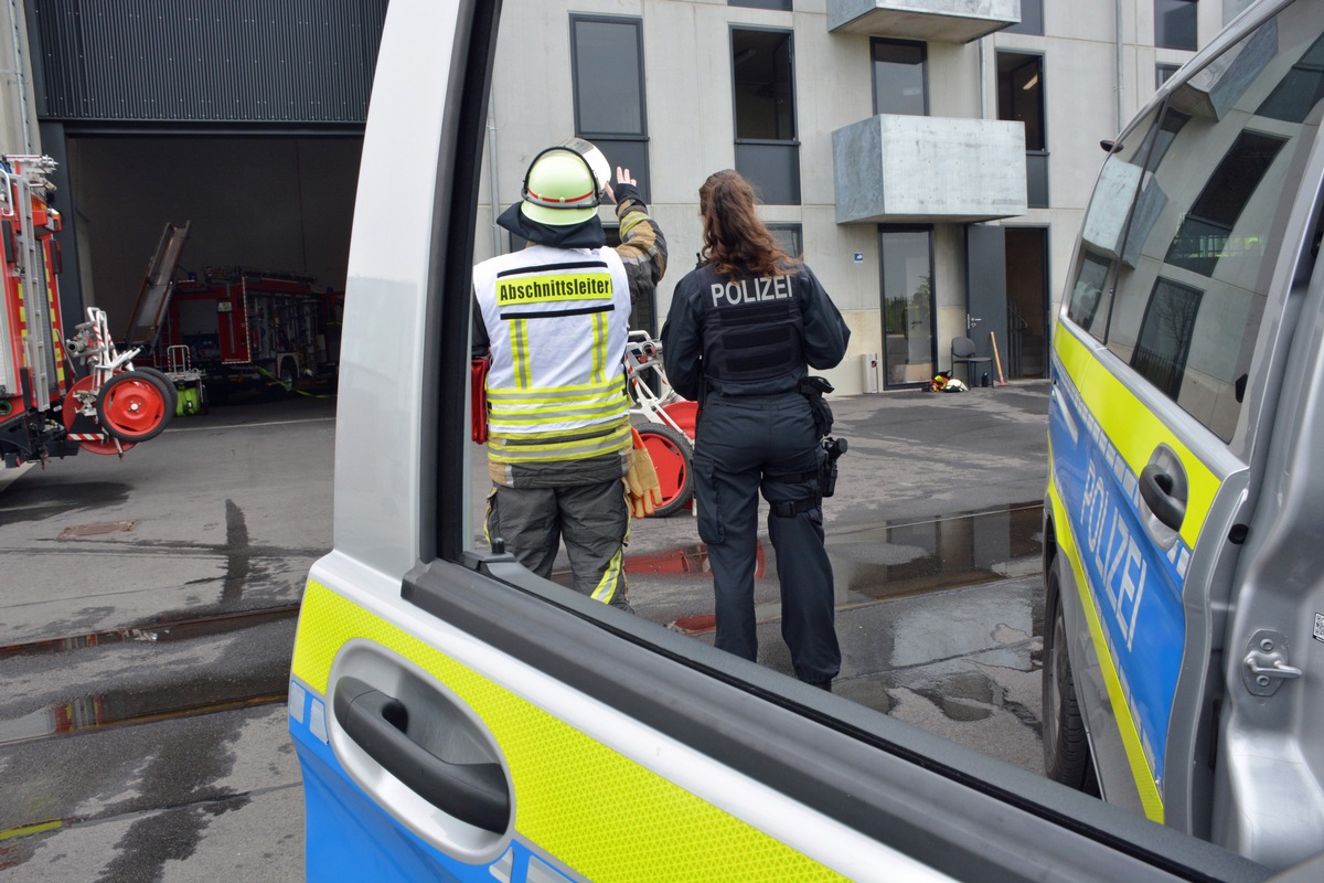 POL-ME: Souterrain-Wohnung wegen Küchenbrand unbewohnbar - Velbert - 2210129