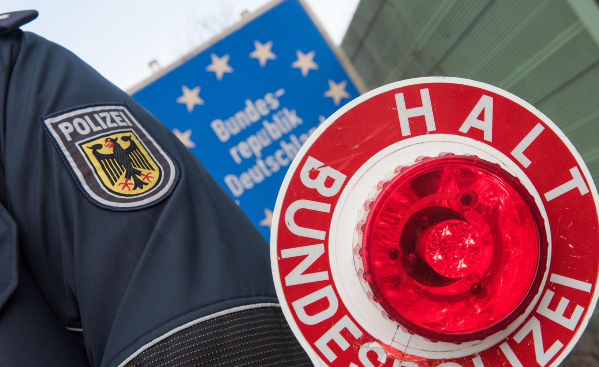 BPOL NRW: Bundespolizei zieht Fahrzeug mit nicht alltäglicher Historie aus dem Verkehr - Fahrzeugführer und Beifahrer sind wegen Eigentumsdelikte bereits polizeibekannt