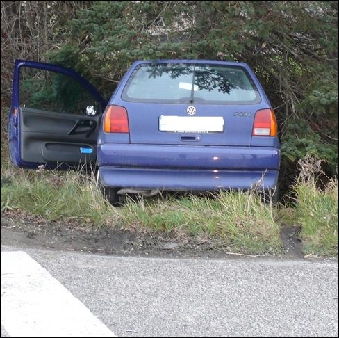 POL-DN: Auto landete im Graben