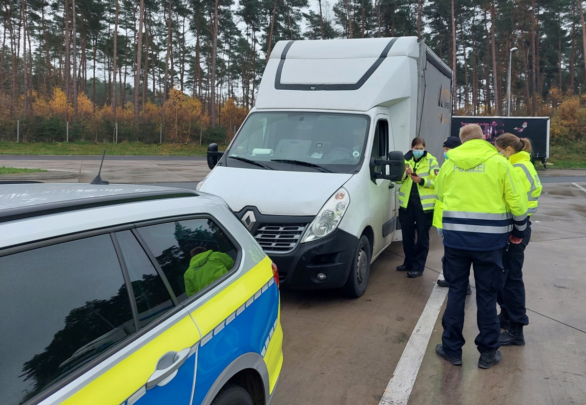 POL-HK: Bad Fallingbostel: Zahlreiche Verstöße bei Kontrolle von Kleintransportern; Schneverdingen: Einbruch in ein Wohnhaus; Bad Fallingbostel: Tasche aus PKW gestohlen.